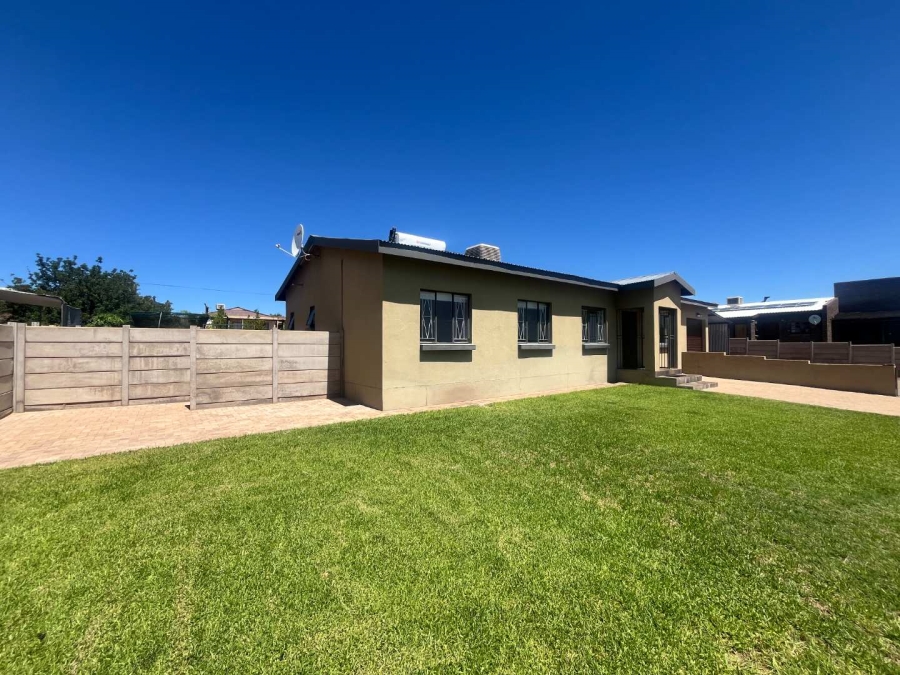 4 Bedroom Property for Sale in Keidebees Northern Cape